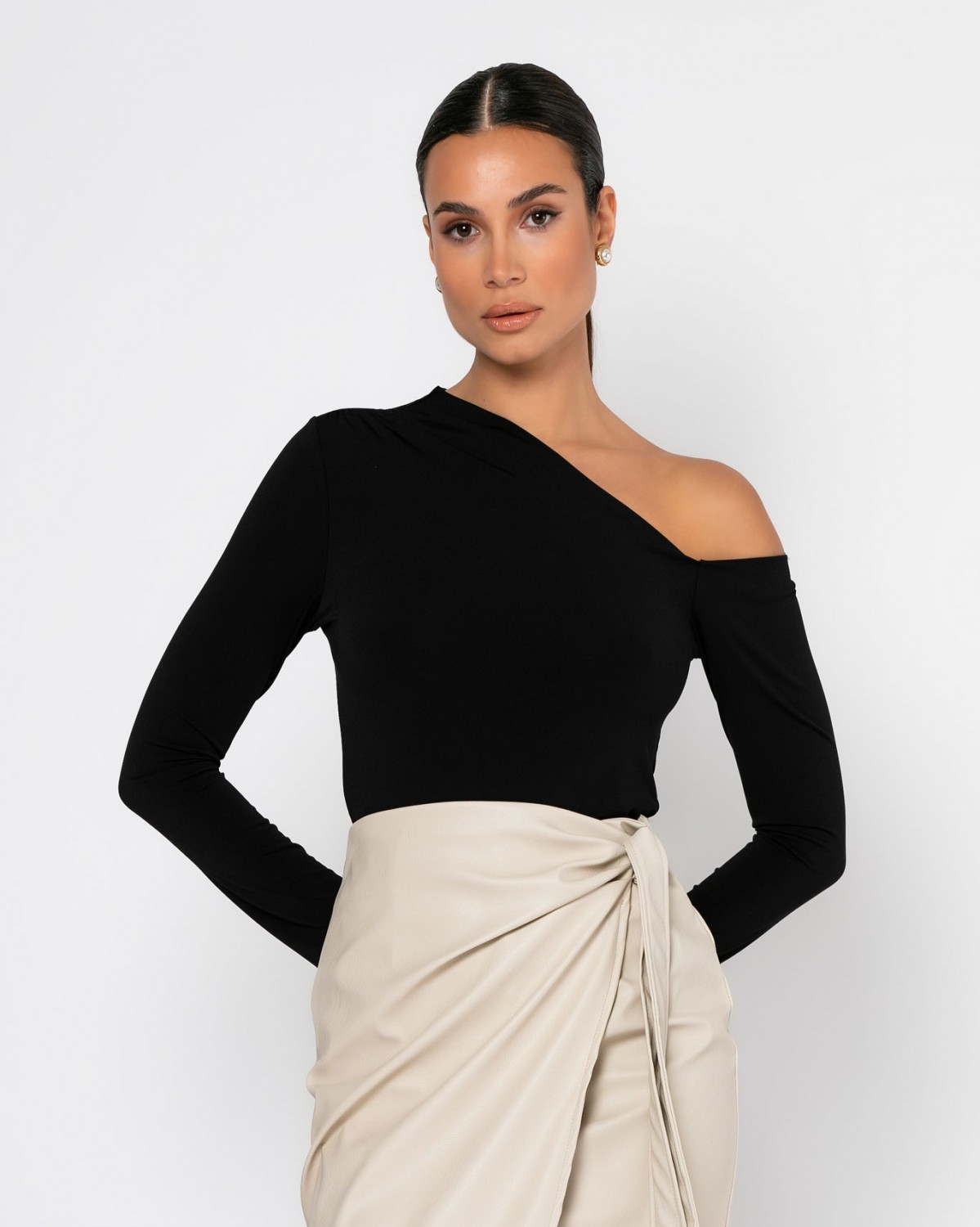 Μπλούζα μακρυμάνικη με έξω τον ώμο Μαύρο 