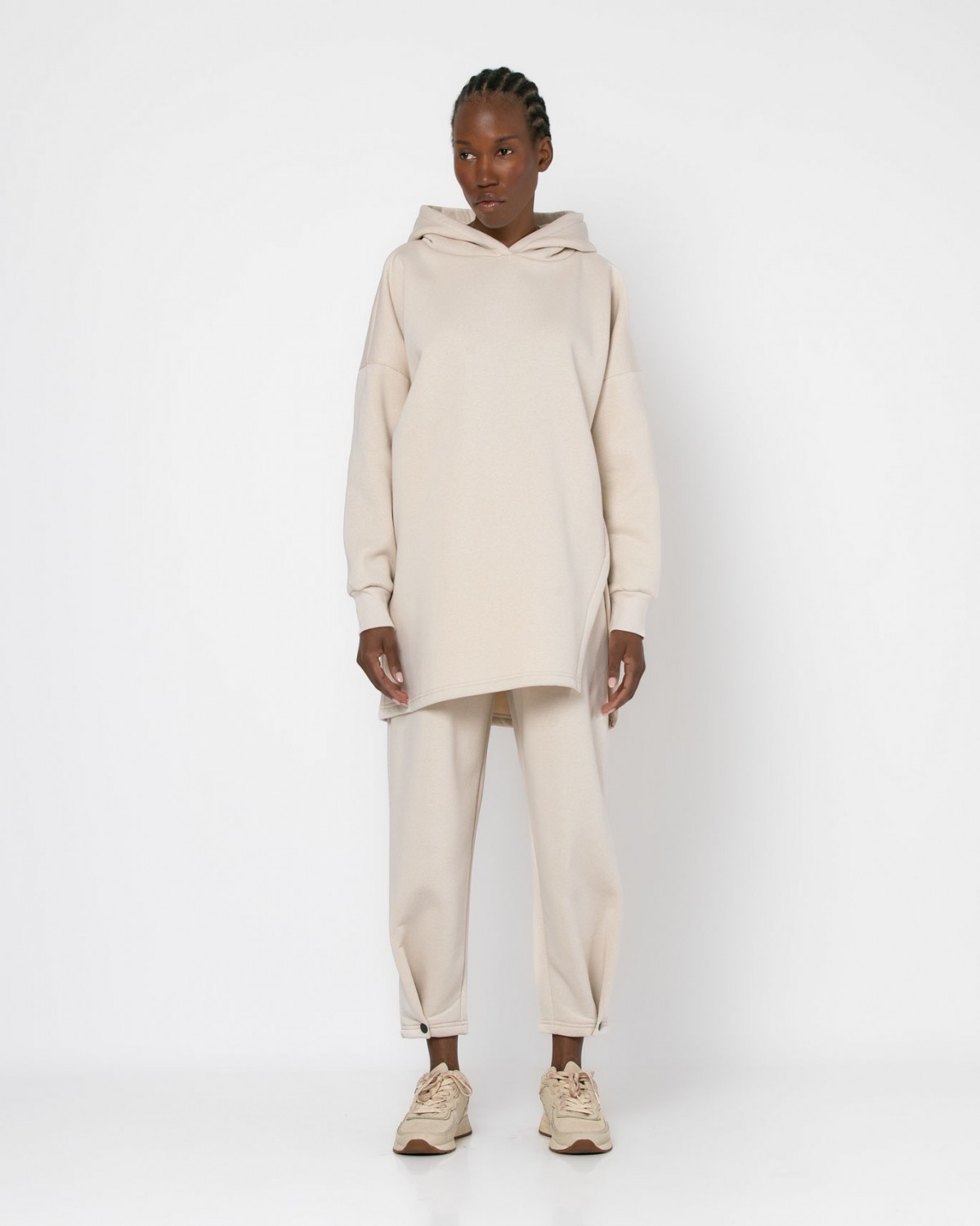 Σετ φούτερ χνούδι με λοξό άνοιγμα και κουκούλα - Παντελόνι με τρούκ στο τελείωμα Cream