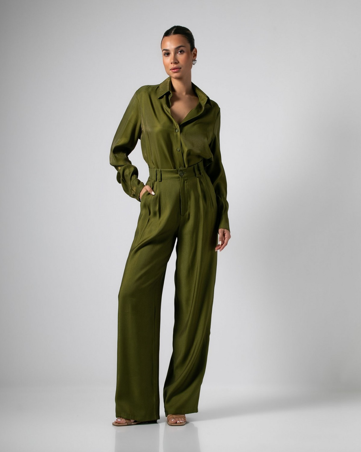 Πουκάμισο μακρυμάνικο με γυαλιστερή όψη Λαδί σκούρο