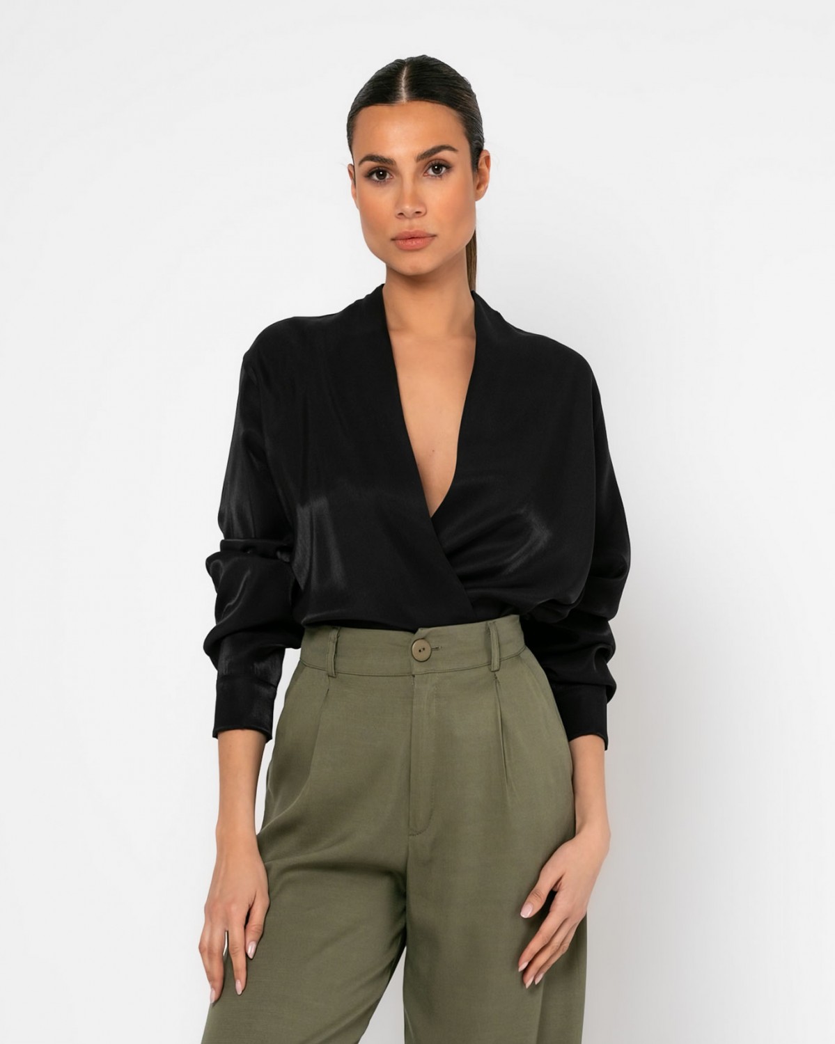 Μπλούζα μακρυμάνικη κρουαζέ με βαθύ άνοιγμα και γυαλιστερή όψη Μαύρο 