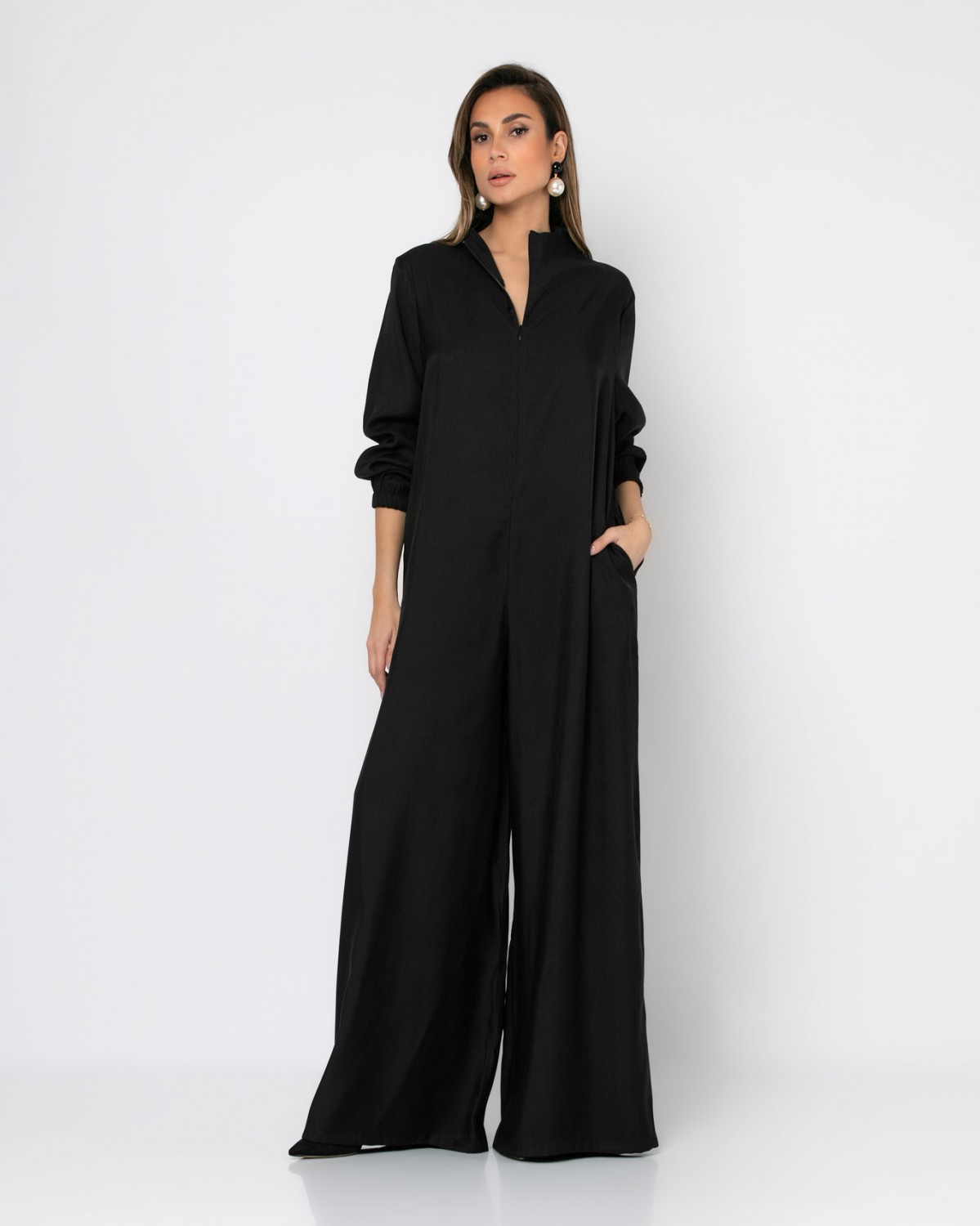 Φόρμα ολόσωμη μακρυμάνικη με κλειστή λαιμόκοψη, φερμουάρ και ζώνη Μαύρο 