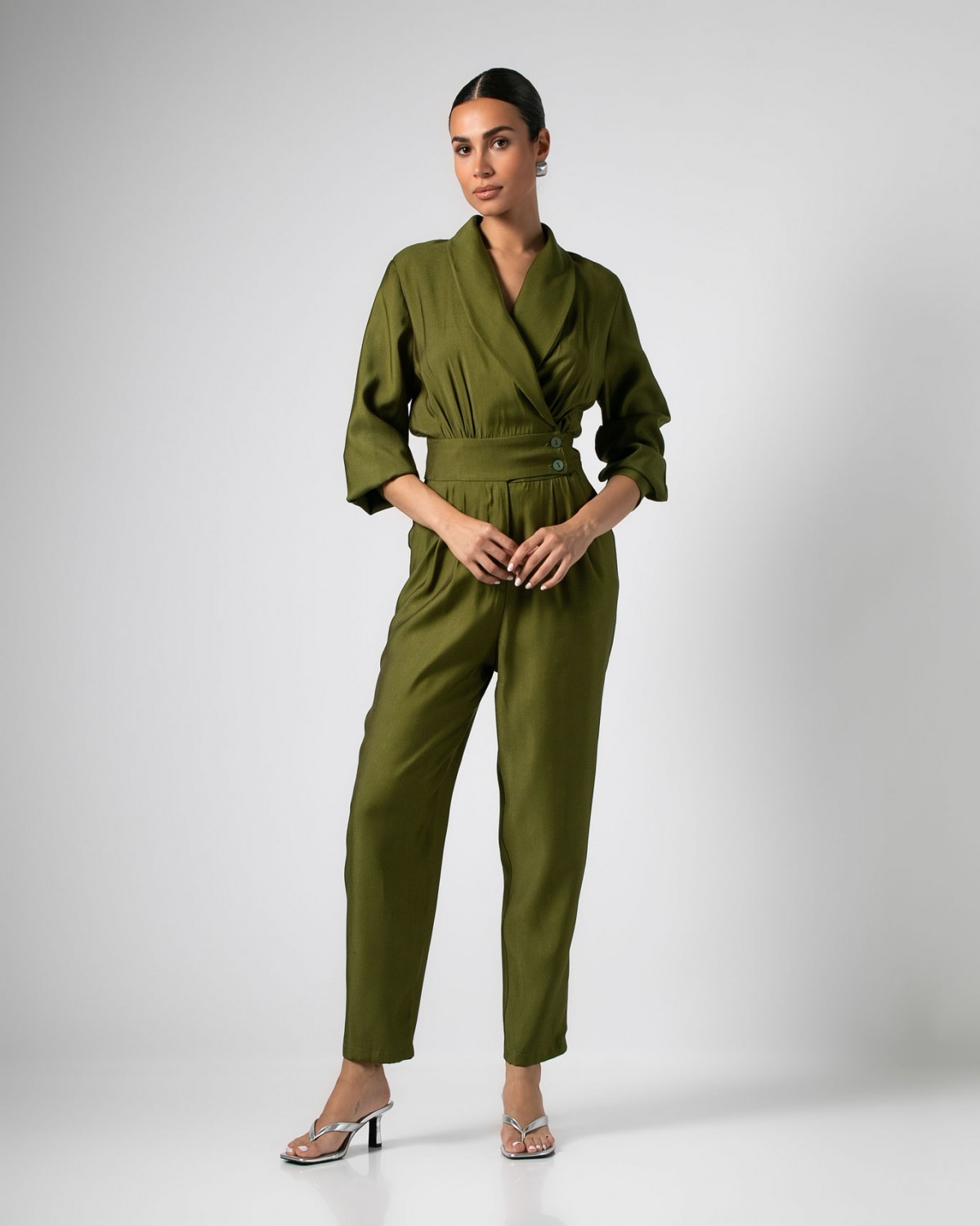 Φόρμα ολόσωμη μακρυμάνικη κρουαζέ με πιέτες σε γυαλιστερή όψη Dark olive