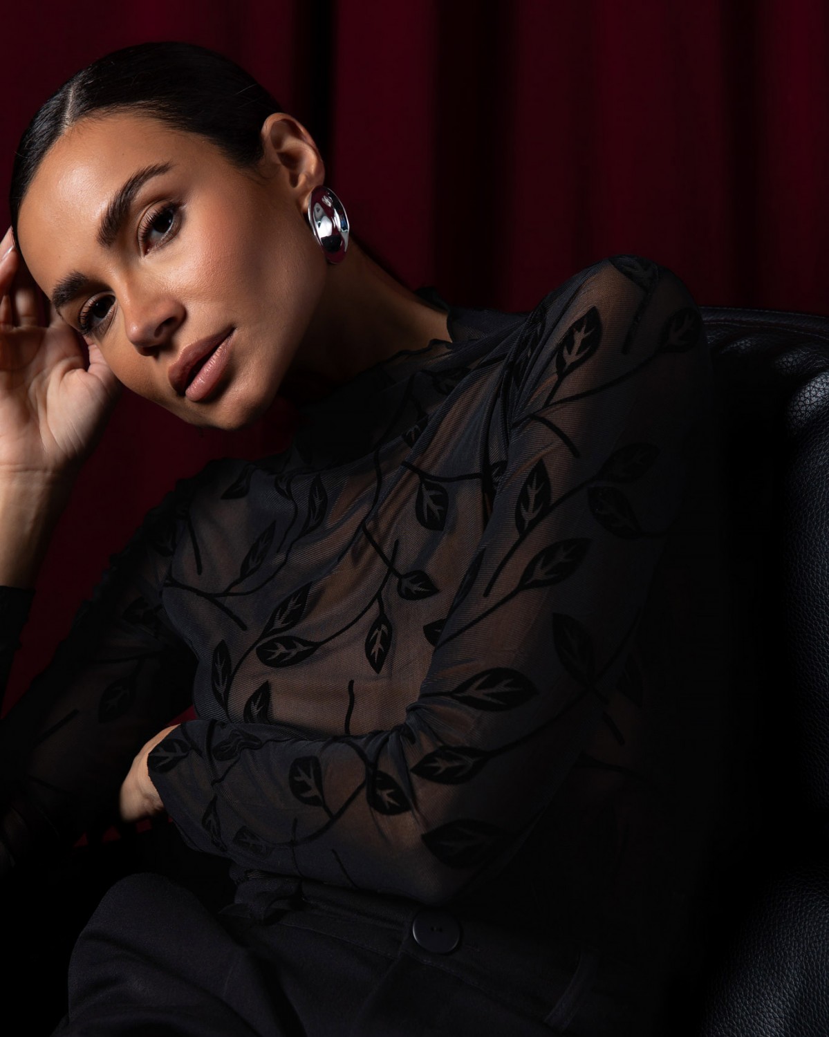 Κορμάκι μακρυμάνικο σε ελαστικό τούλι με ανάγλυφο print Black - Leaves