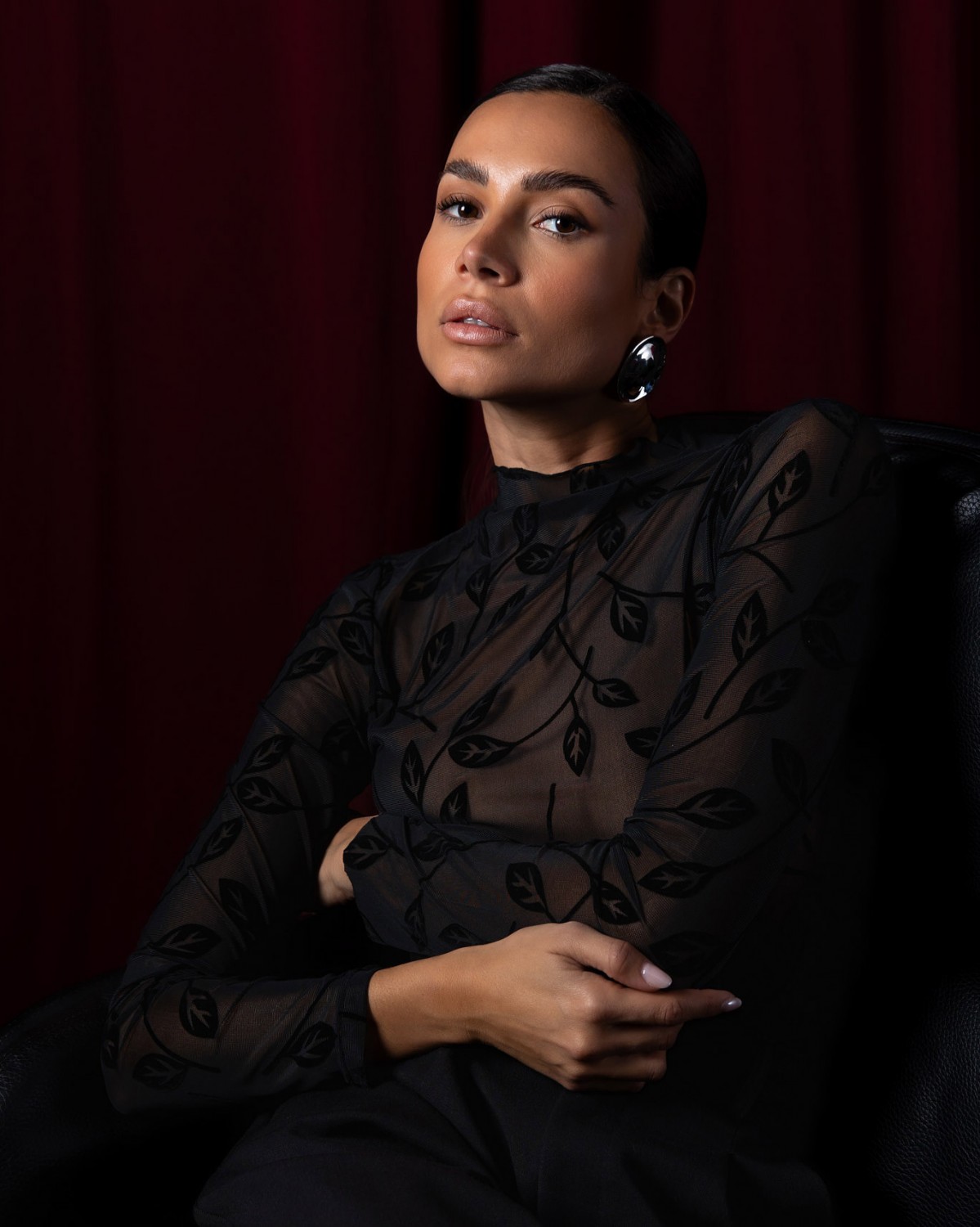 Κορμάκι μακρυμάνικο σε ελαστικό τούλι με ανάγλυφο print Black - Leaves