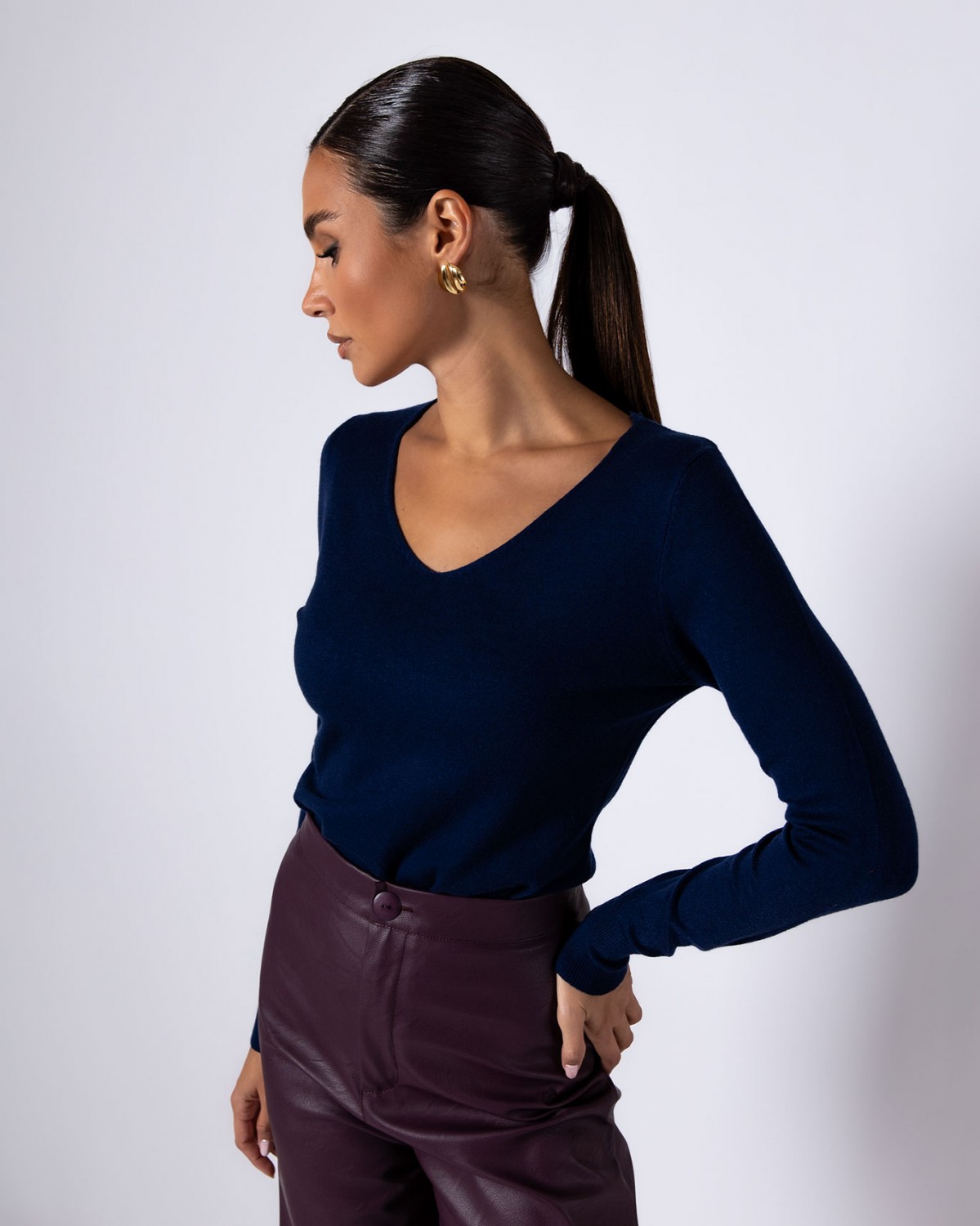 Μπλούζα ψιλό πλεκτό απαλή υφή με "V" Navy