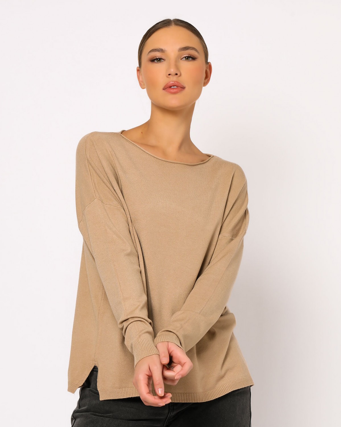 Μπλούζα ψιλό πλεκτό απαλή υφή με ανοιχτή λαιμόκοψη Κάμελ   