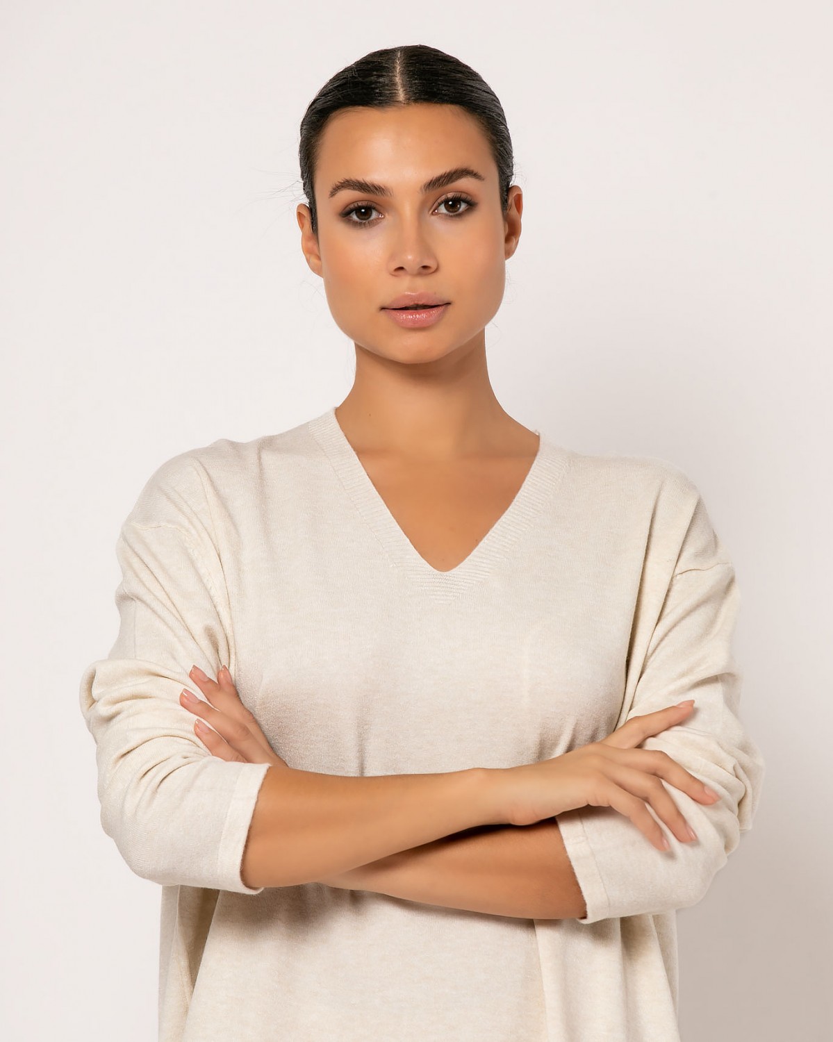 Φόρεμα ψιλό πλεκτό απαλή υφή με "V" oversized Cream