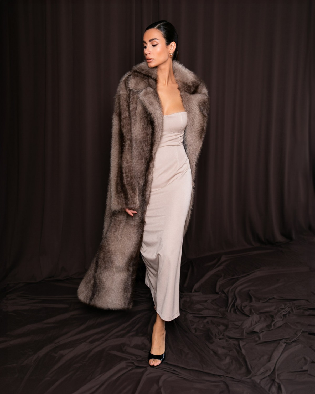 Γούνα maxi Beige