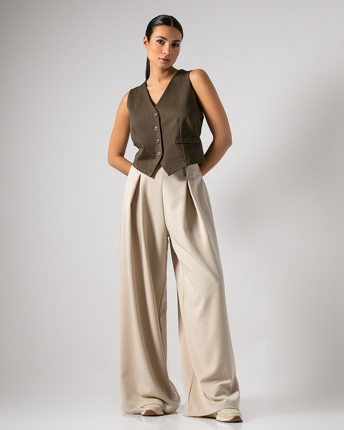 Γιλέκο σε ελαστικό ύφασμα Χακί 