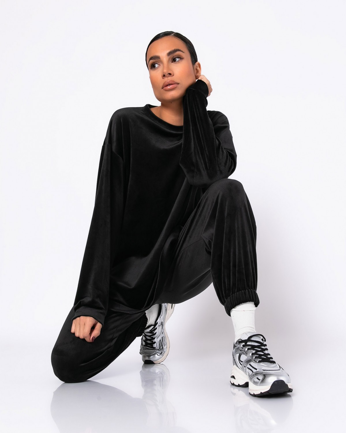 Σετ βελουτέ μπλούζα μακρυμάνικη με άνοιγμα πλάι - Παντελόνι με λάστιχο στην μέση Μαύρο 